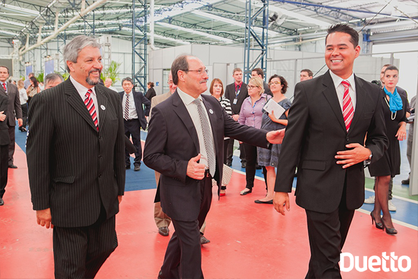Governador do Estado José Ivo Sartori no evento de inauguração da nova fábrica organizado pela Duetto agência de eventos de porto alegre rs